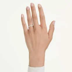 Anello a fascia a V Eternity